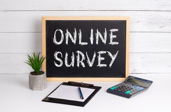 blackboard with online survey text